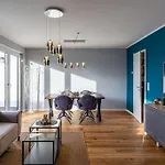 A&v Wunderschoene Penthouse Daire Moers